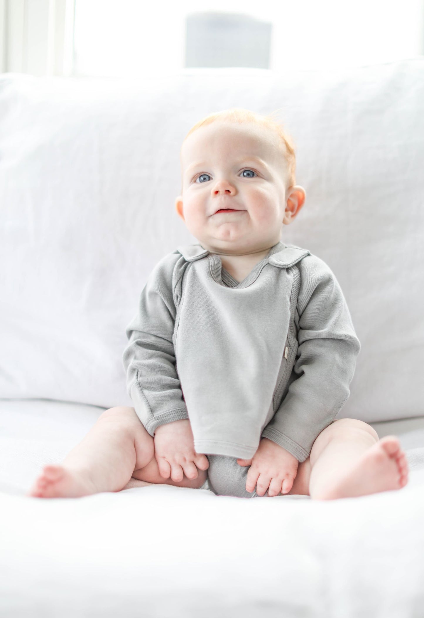 Grey Baby Smart Cute Long Sleeve Kimono Bodysuit & Bib Gift Set