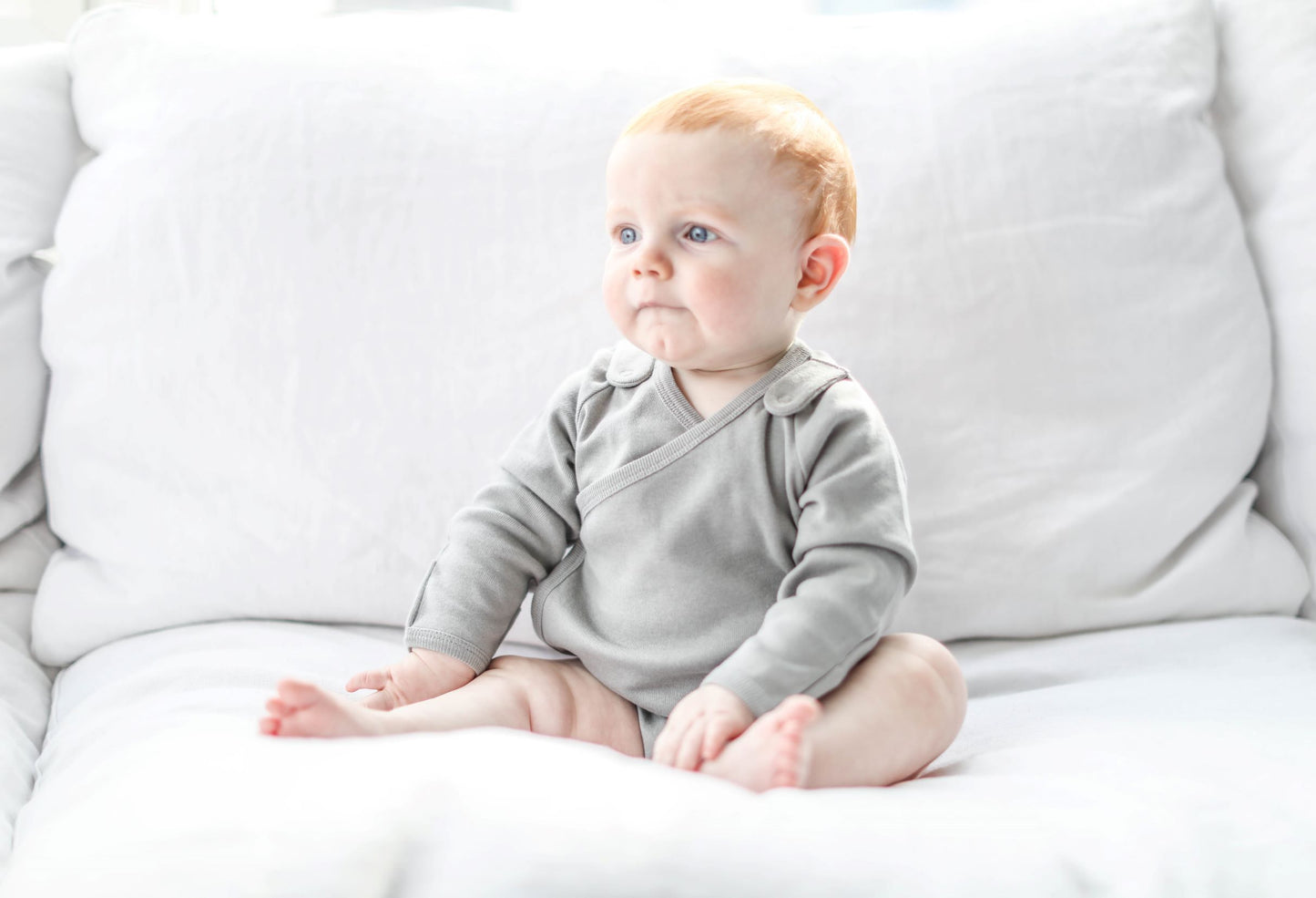 Grey Baby Smart Cute Long Sleeve Kimono Bodysuit & Bib Gift Set